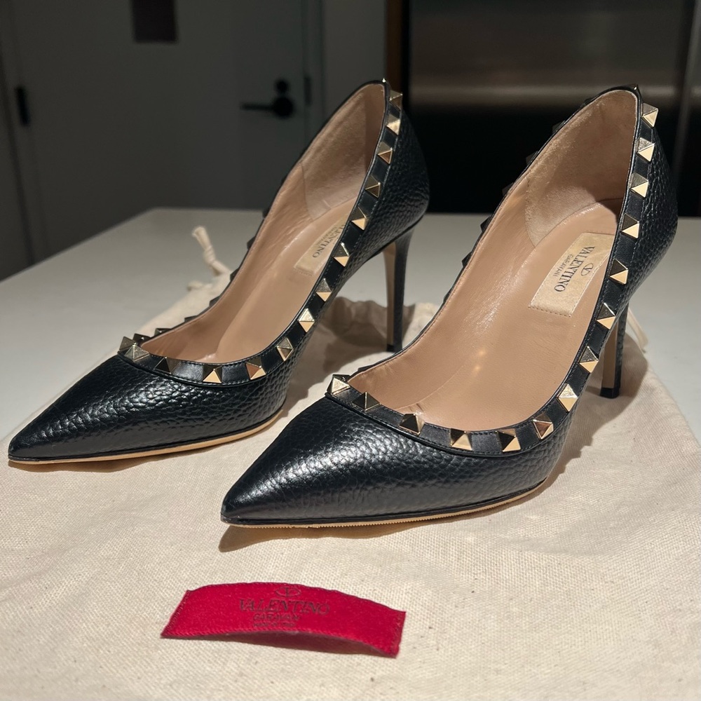 Valentino Rockstud Pebbled Calfskin Pumps